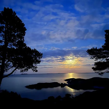 Villa Ja Sauna Saaressa *